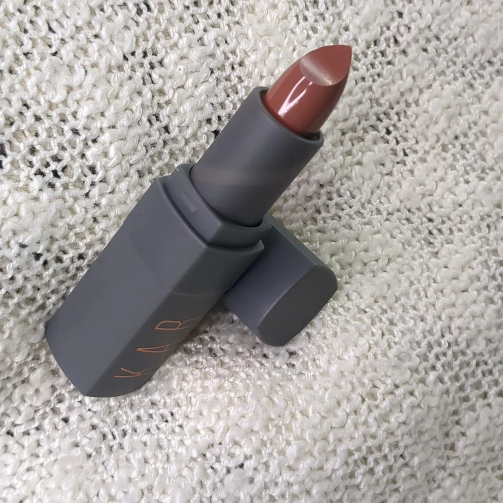 KAB Cosmetics Cream Lipstick in Chocolate Chip Pudding, 3.5g/0.12oz - Picture 4 of 9